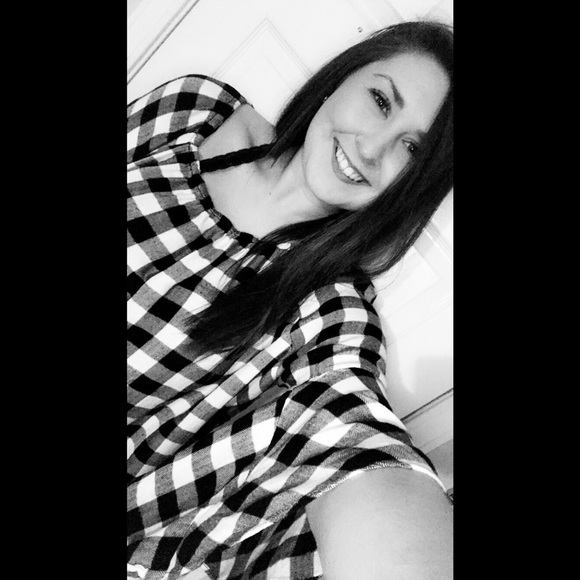 Meet your Posher, Makaila - Picture 1 of 1